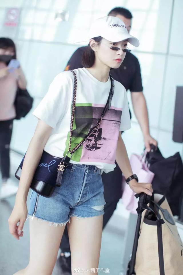 “改头换面”穿出慵懒风,孟美岐吴宣仪的活力少女Tee,了解一下