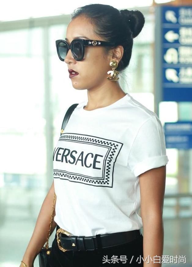 吉克隽逸夏日超短裤装扮，网友大喊：黑美人你是什么血统？