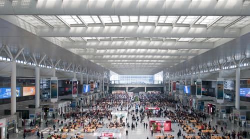  我国@我国最“繁忙”高铁站，平均84秒一趟高铁，不在北京也不在