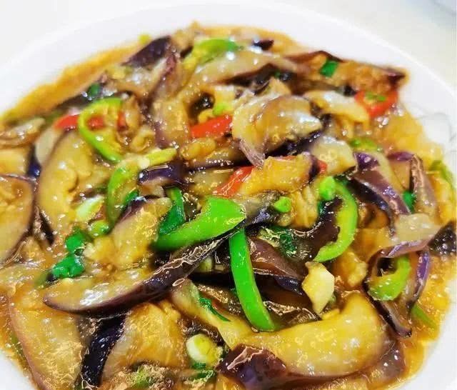 『色香味』红烧茄子,这样做拿肉不换,色香味俱全