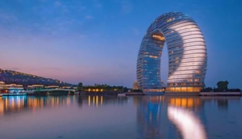  高度■浙江第一高楼要易主？高度450米耗资130亿，不在杭州和温