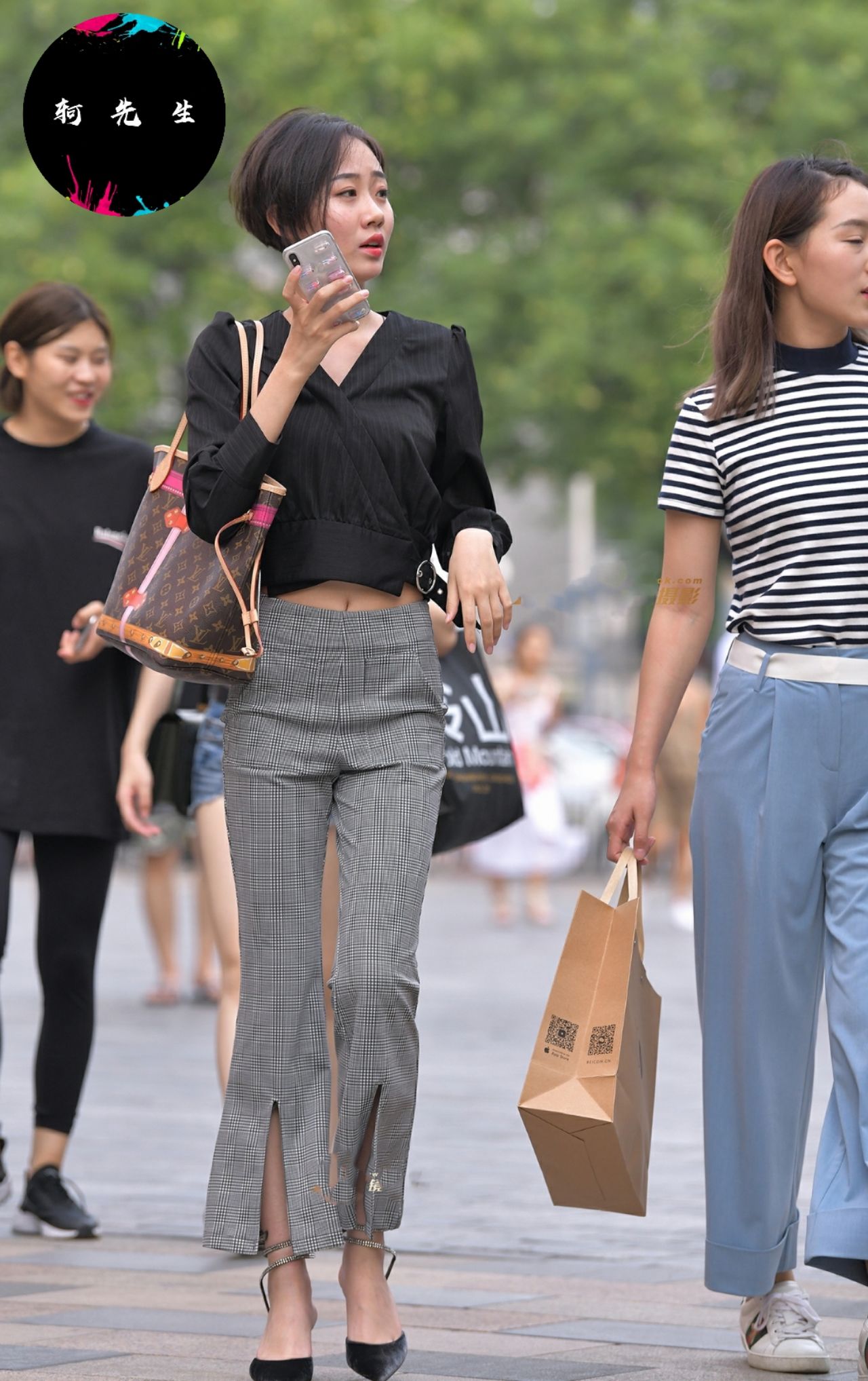 街拍“图三此女只应天上有,图六身材火辣”