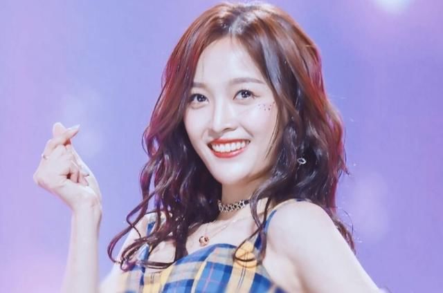 吴宣仪隐私信息遭泄露，经纪公司紧急发布声明，网友：支持维权！