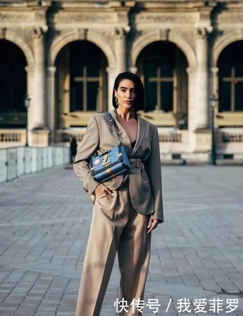  『女人』女人过了35岁，尽量少穿这4种“土气”裤子，多穿另外4种才显高级