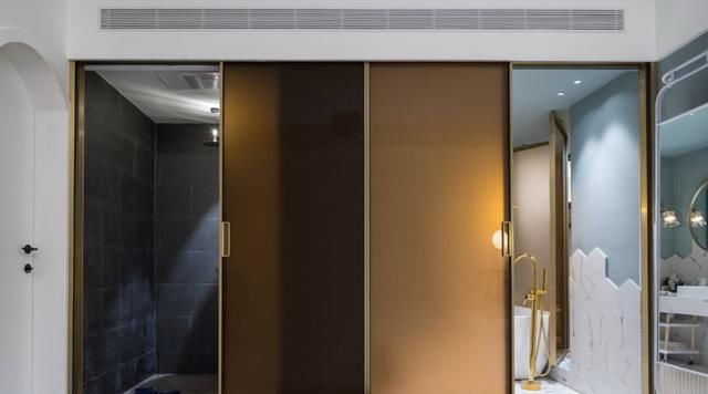  【设计】72㎡新房的高级场面：一进门就被吊顶吸引，隐形踢脚线太赞了！