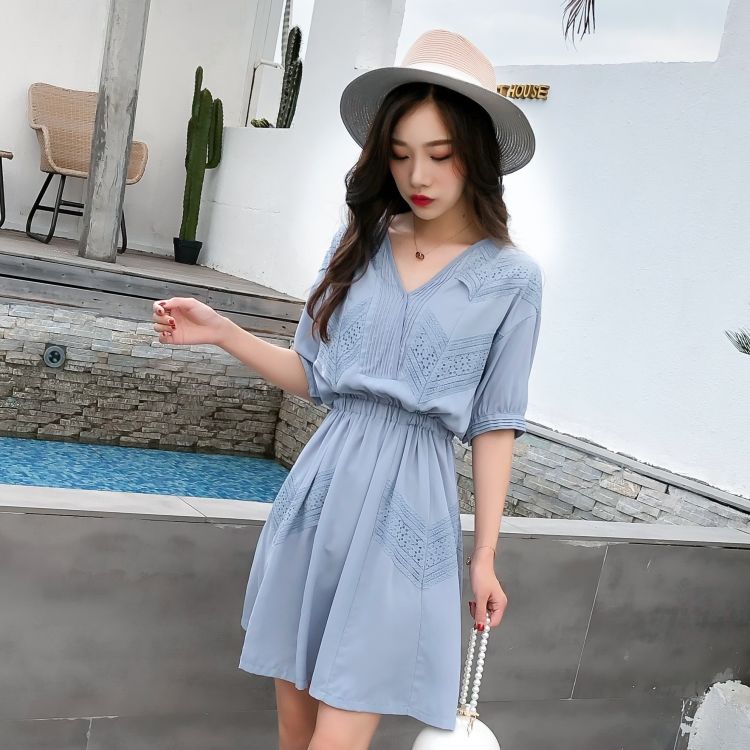 这种裙叫“温柔裙”，女人穿上就变温柔，搭配高跟鞋，上街巨吸睛