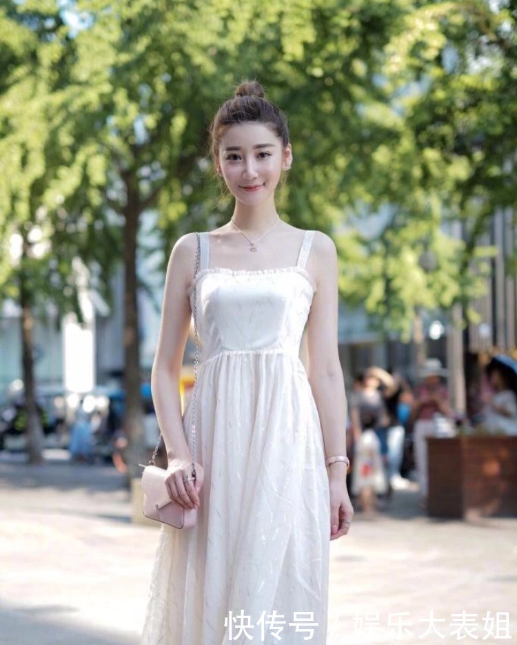 性感街拍丨所谓美女，长相、气质和身材得全部在线！