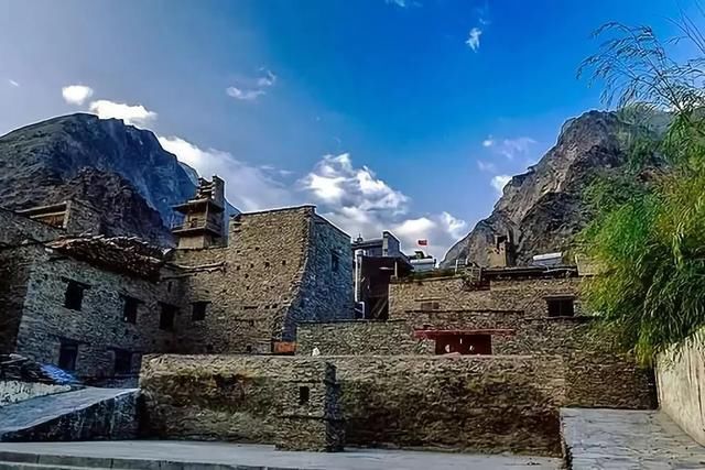 去过阿坝，其他的地方都成了将就！