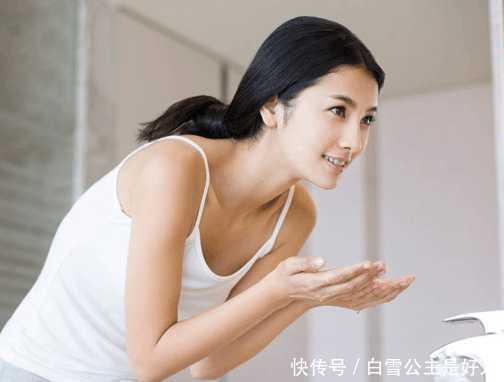 白醋加它擦脸，老中医说：祛斑、美白、掺点蜂蜜还能减肥