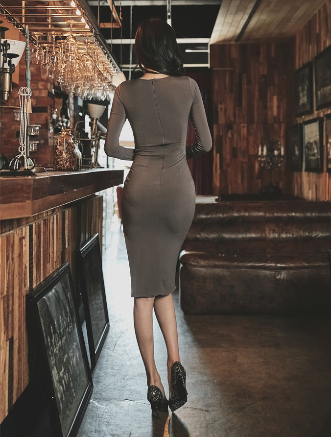 蒂尔伯里玲珑紧腰修身裙