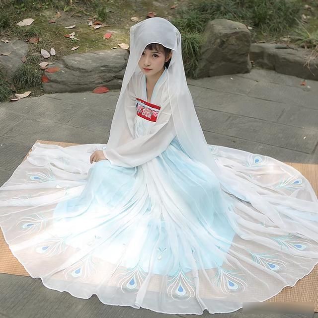  「花神」汉服：牡丹国色适合婚嫁，花神祭，雀灵仙气