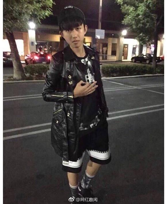 蔡徐坤被实锤整容？粉丝称胡说八道，他们会来洗地的！