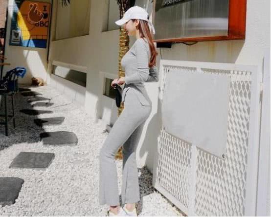 自信的女人，更应该穿打底裤，展示自己的自信与好身材