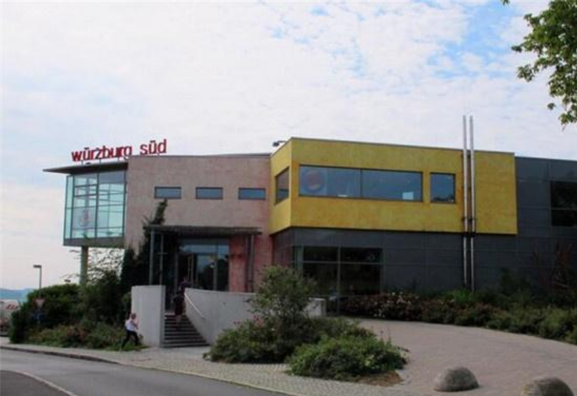 德国和中国的高速公路服务区对比看完才知道什么叫“服务”