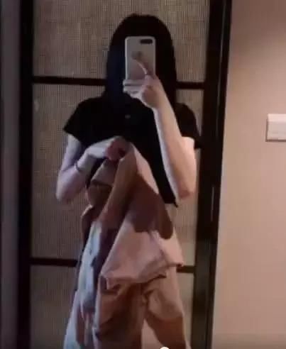 抖音小姐姐的“女友腹”火了！当衣服撩起，网友：我养你好吗？
