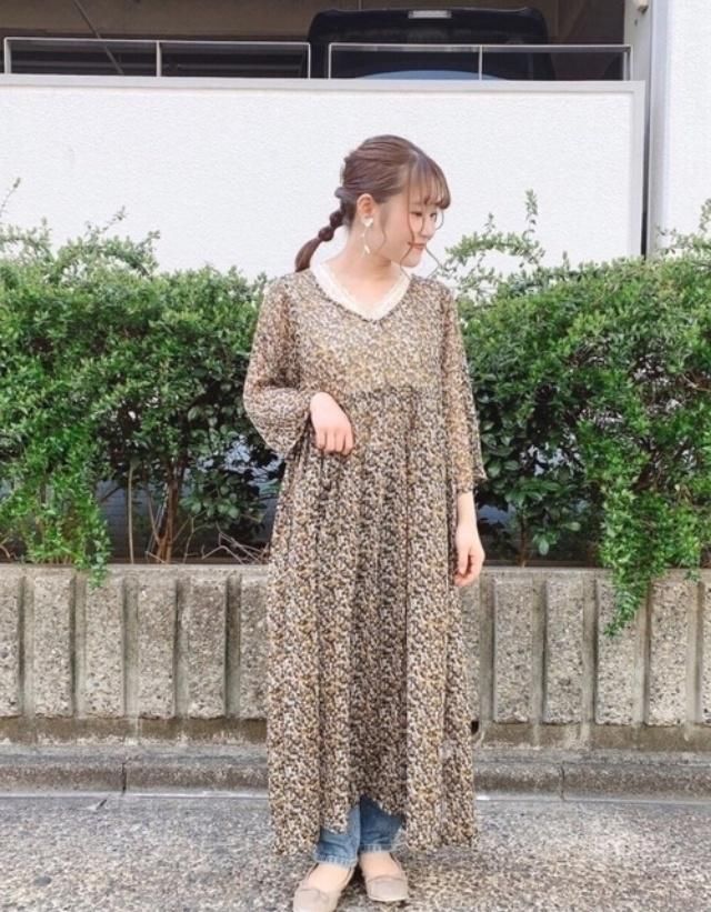 『众人』利用花柄洋装的3招混搭术让你成为众人焦点