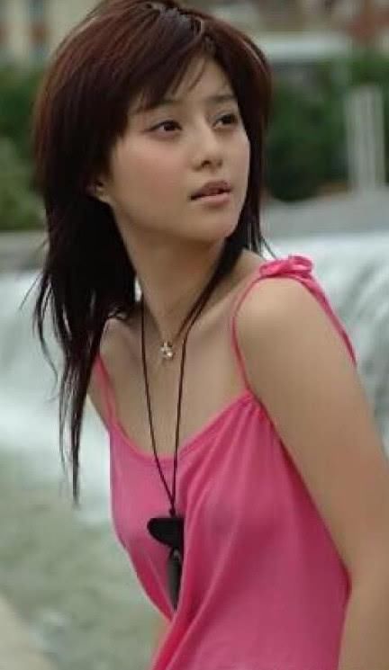 原来范冰冰年少时这么漂亮!素颜照惊艳了时光,比化了妆还漂亮