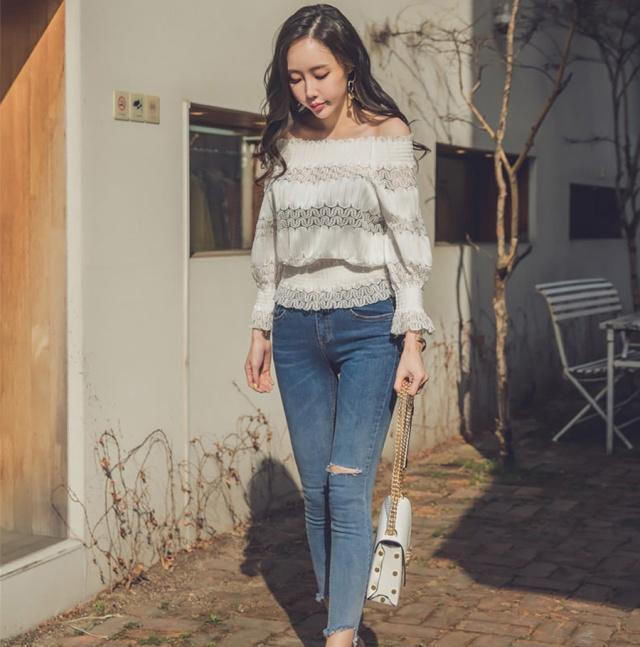  『尽显』充满魅力的牛仔裤美女,精致搭配尽显美好身材,清秀唯美!