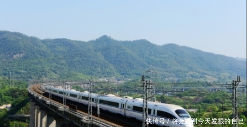  高铁：那些开高铁的高铁司机工资到底是多少？内部员工：说出来