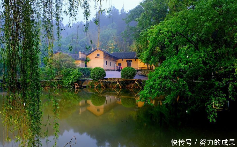  铜像|湖南：湘潭韶山冲成圣地，主席家乡屹立铜像俯看苍生