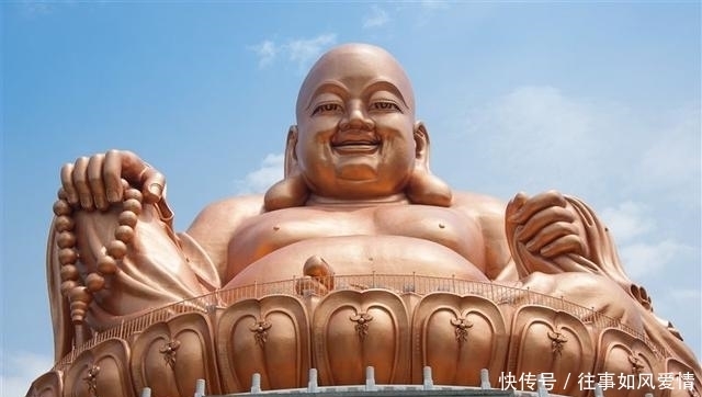  「观音像」这尊观音像比自由女神像还要高15米，中国的超级大佛