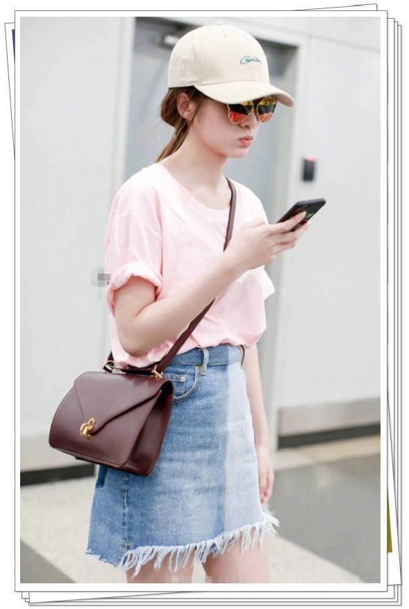 马伊琍够狠！42岁穿粉色T恤衫不输21岁张雪迎，网友：嫩炸了！