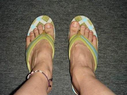 最不适合上班族穿的鞋子, 图1你当是自己家? 图3可能会被老板说!