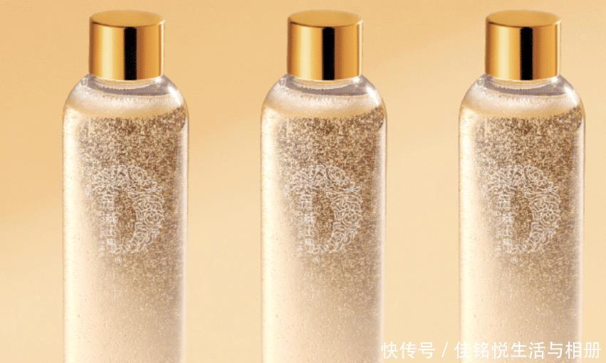 『爽肤水』今年流行的三款爽肤水,很好的洁净肌肤,让肌肤喝饱水