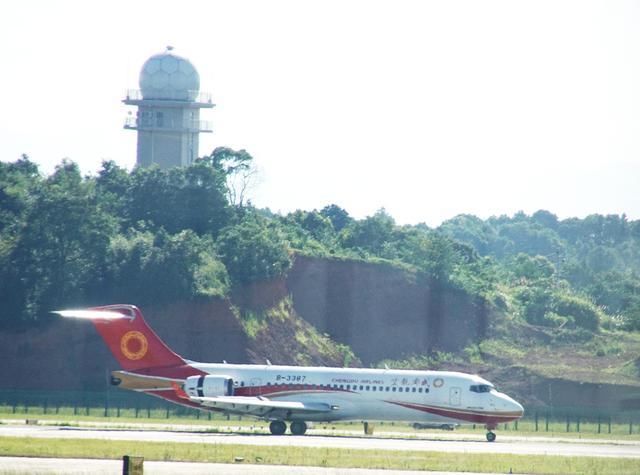 今天,C919二号机转场东营试飞基地