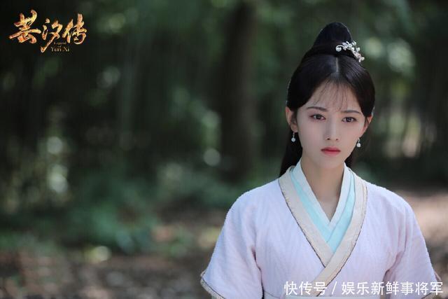 鞠婧祎短裤热舞,159穿出了170既视感,网友裤子全是亮点!