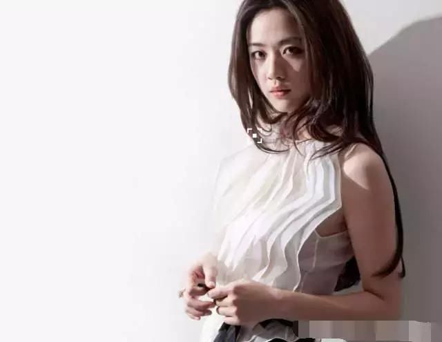 有这4个特征的女性会越长越美，赵丽颖就占了2个，杨丞琳只占1个