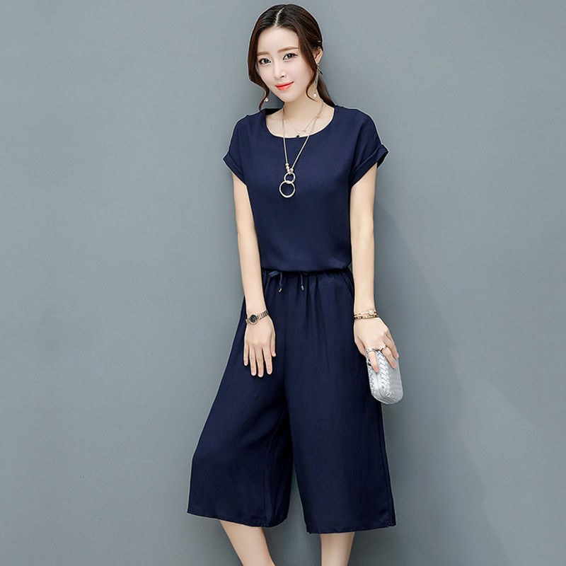 45岁老婆真会穿!旅游穿阔腿裤+瓢鞋秒变小姐姐，年轻十岁不止