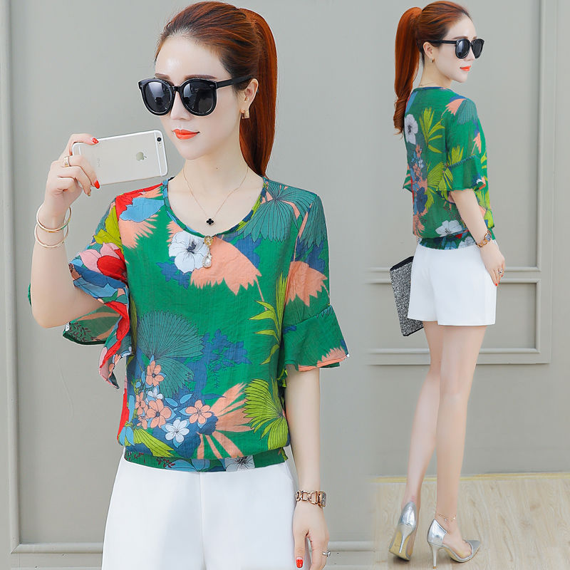 40岁老婆，出门从不被叫大姐，就穿小衫+短裤，显年轻还显身高