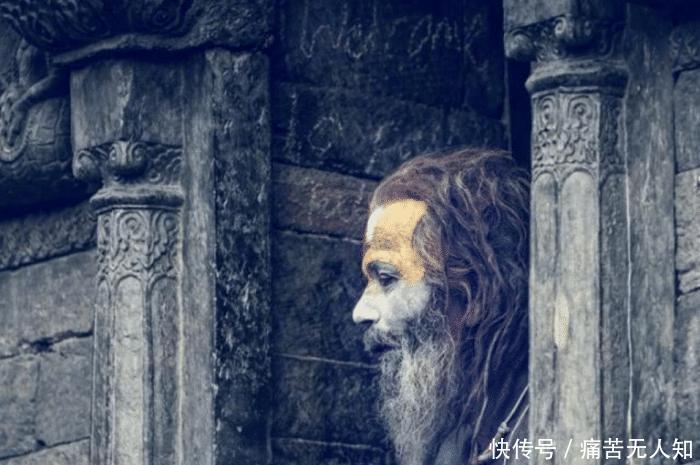 尼泊尔“苦行僧”修行有多苦?有人60年未出家门,每天只冥想睡觉
