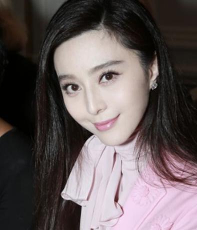 谁能驾驭死亡芭比粉?baby输了,而她不仅涂在嘴上还穿在身上!