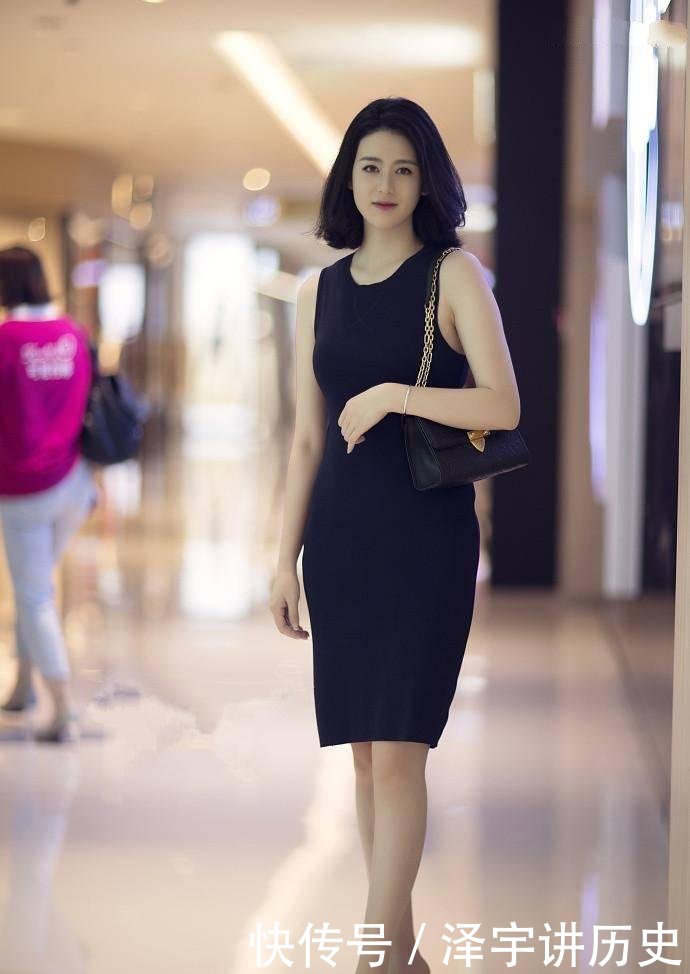 『气质』美女们黑色系的搭配风格永不过时,展现出不一样的曼妙与气质!