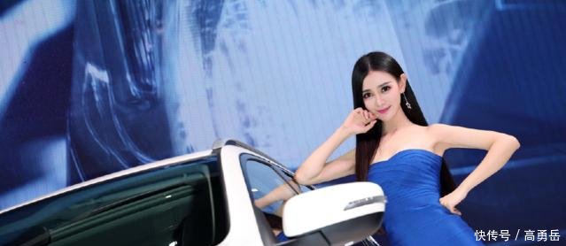 2017深圳国际车展上的这个模特,眼睛含情脉脉