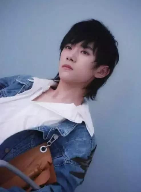 这么丑的“鲻鱼头”谁能hold住？易烊千玺却因此暴露真实颜值！