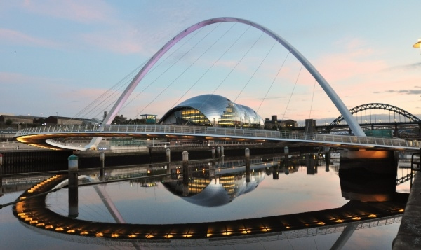 全球唯一一座摆式大桥，设计者获得奖金2.8亿，通行3天就被停用！