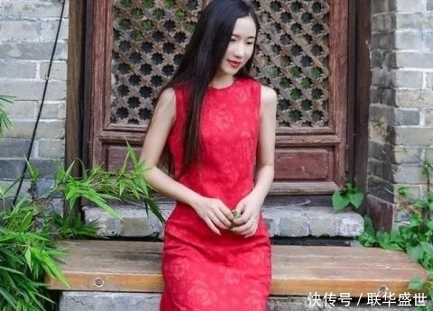  「女人」女人上了年纪，衣服不能乱穿，这5件衣服微胖穿更有气质