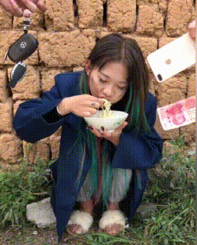 「gif」搞笑gif:看到这种骚气十足的舞蹈,我震惊了!