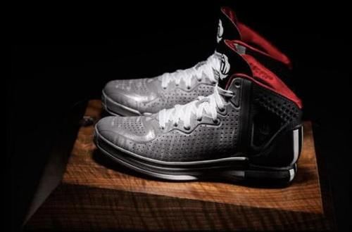  #优缺点#Adidas D Rose 4，一款优缺点都非常明显的经典签名鞋