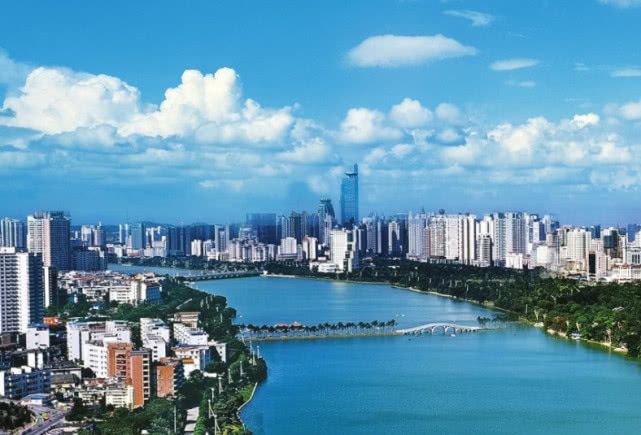 中国唯一没有机场的省会，要做飞机需要去邻市，知道是哪里吗？