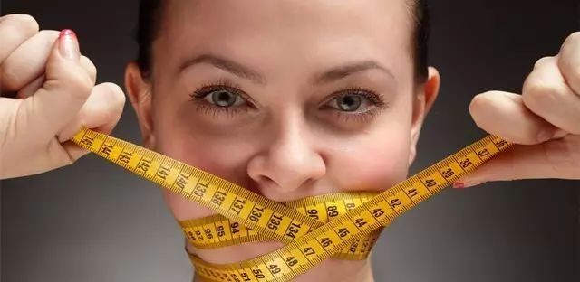 女人健身和不健身，真是没有对比就没有伤害