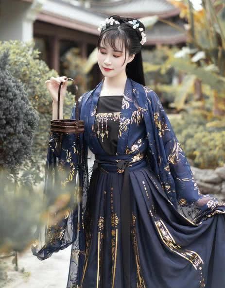  「胸襦裙和」汉服萌新必备科普：齐腰襦裙一片式与两片式怎么穿？如何区分