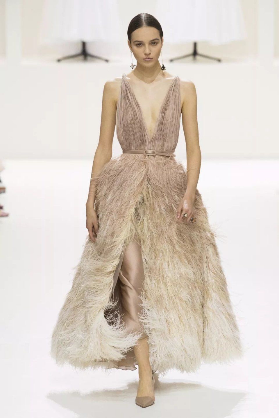 全球最顶级的高定时装周，汇集了世上所有女生的梦想!!