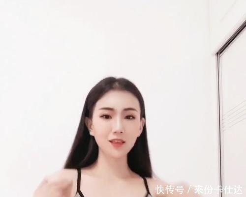 感觉■没有什么比吊带小背心, 更能展示清爽夏日感觉，热辣的夏日,