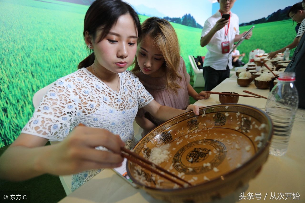 90后女子吃8斤白米饭,男子30分钟吃36个熟鸡,被称大胃王