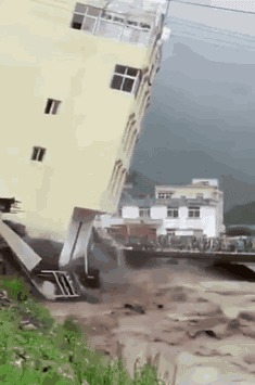 辟谣！四川暴雨与石犀移位无关，鳄鱼均在救护站内！这10个谣言不