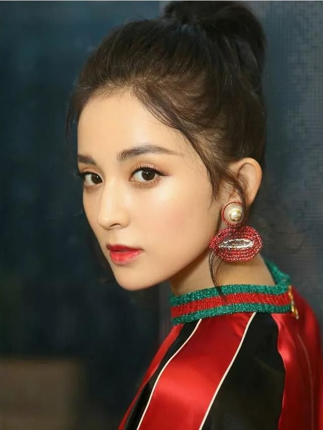 章子怡赵薇引起的时尚风暴，连杨幂王菲也有hold不住的时候！